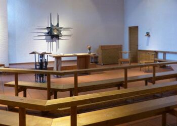 Innenansicht der Christophorus-Kapelle in Richtung Altar